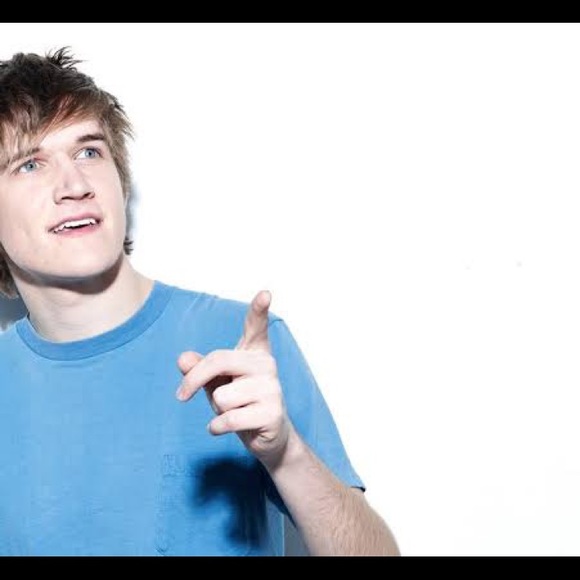 Meet your Posher, Tenasyn - Picture 1 of 1